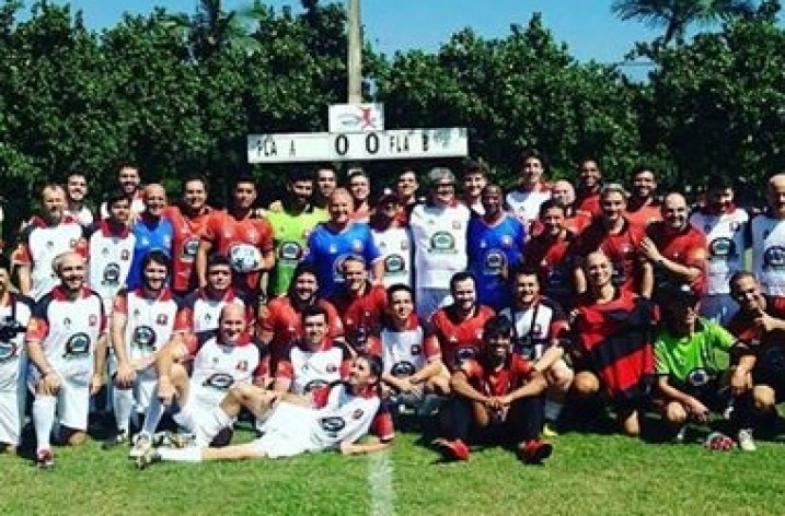 Centro de Futebol Zico recebe pelada para ajudar o Flamengo