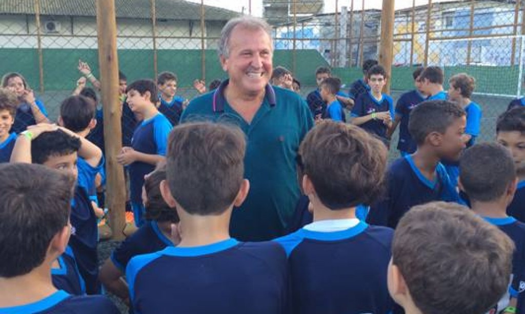 Galinho participa de evento da Escola Zico 10 na Bahia
